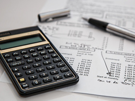 stevepb-calculator-385506_1920.jpg