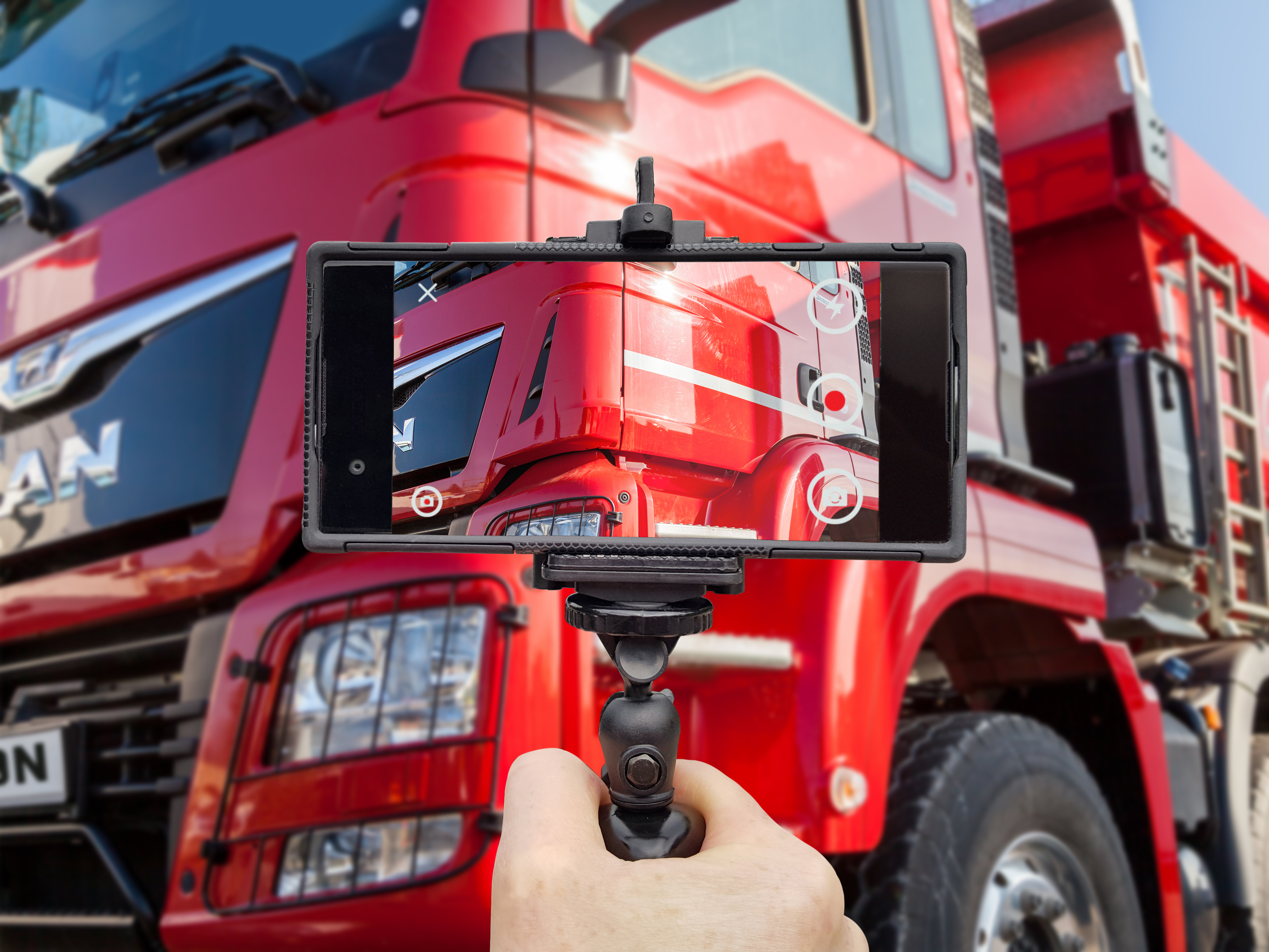 2 vehicle vision Truck-inspection-with-tripod.jpg